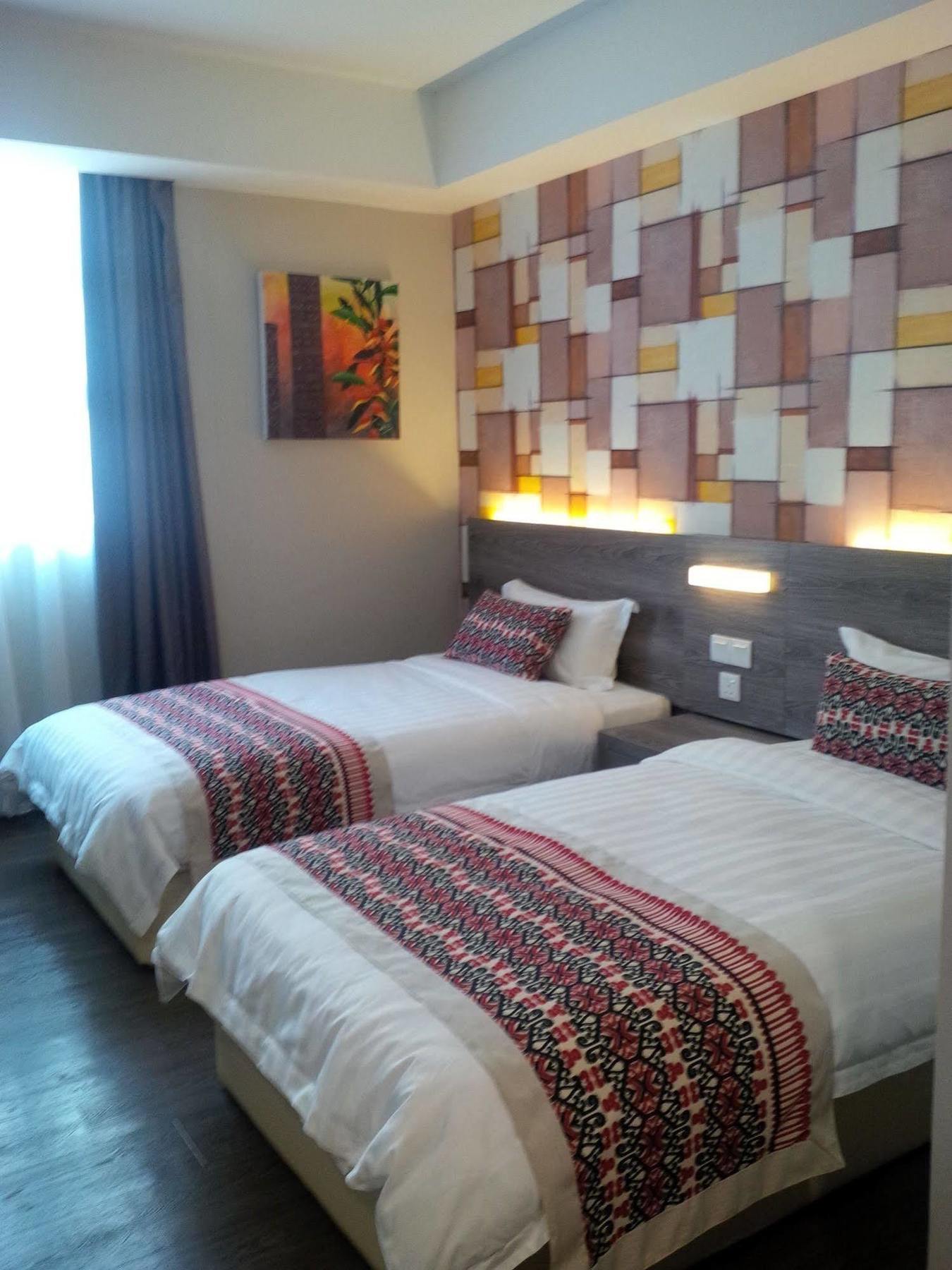 Ajang Hotel Мири Экстерьер фото