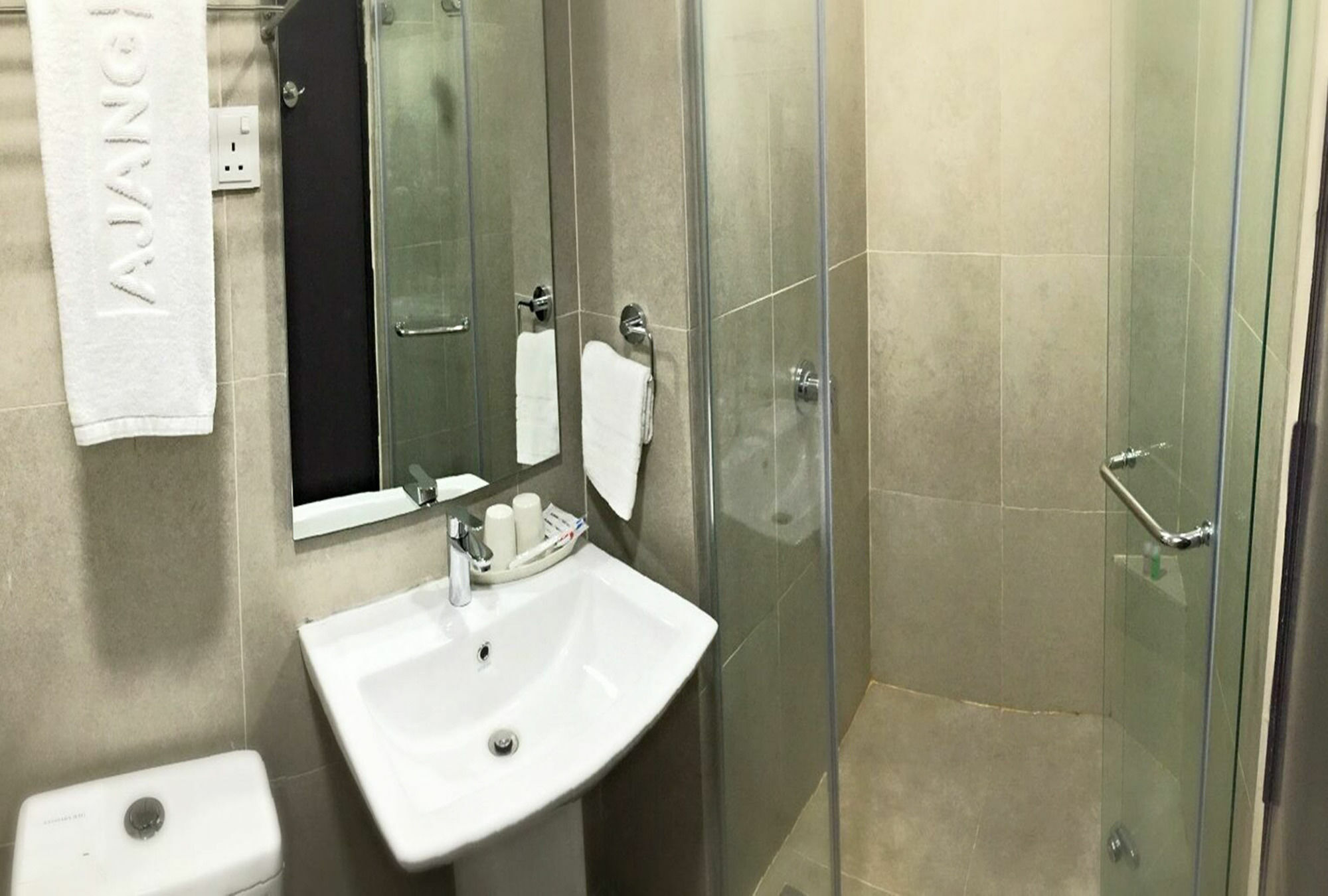 Ajang Hotel Мири Экстерьер фото